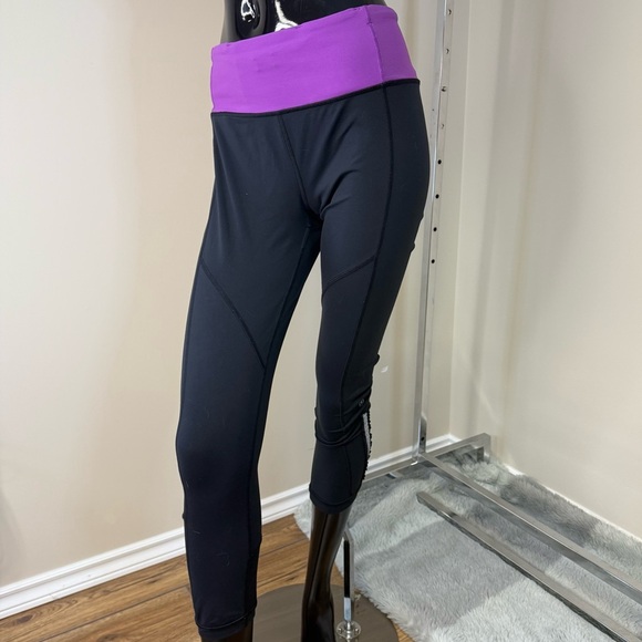 Lululemon Crop Leggings Black Purple Waistband Reflective Run Crops Size 8 - Picture 6 of 6